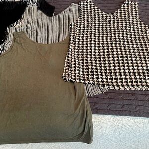 Set of 3 Chico’s Travellers Sleeveless Tops